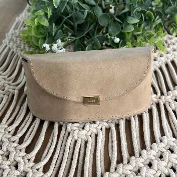 Chloe sunglasses with case - Picture 6 of 6